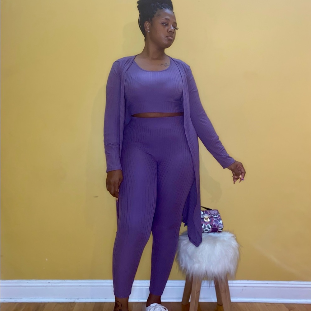 Three-piece leggings set in purple